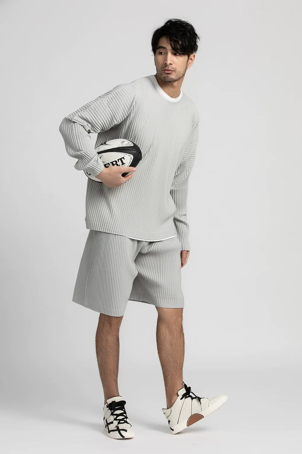 Miyake Pleated Shorts For Men Five-point Pants Baggy Casual Sports Shorts Japanese Pleated pants