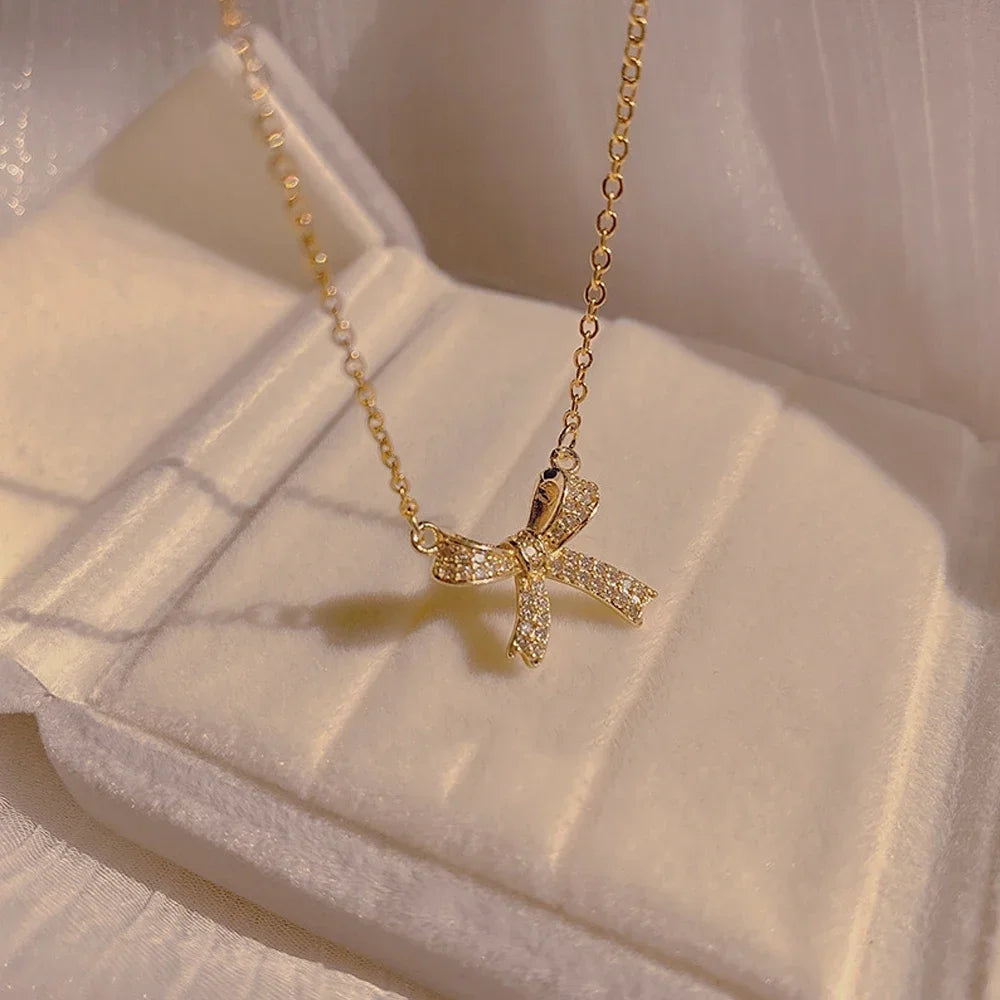 Exquisite Copper Inlaid Zirconia Bow Pendant Necklace for Women Girls Sweet Clavicle Chain Bridal Wedding Jewelry Accessories