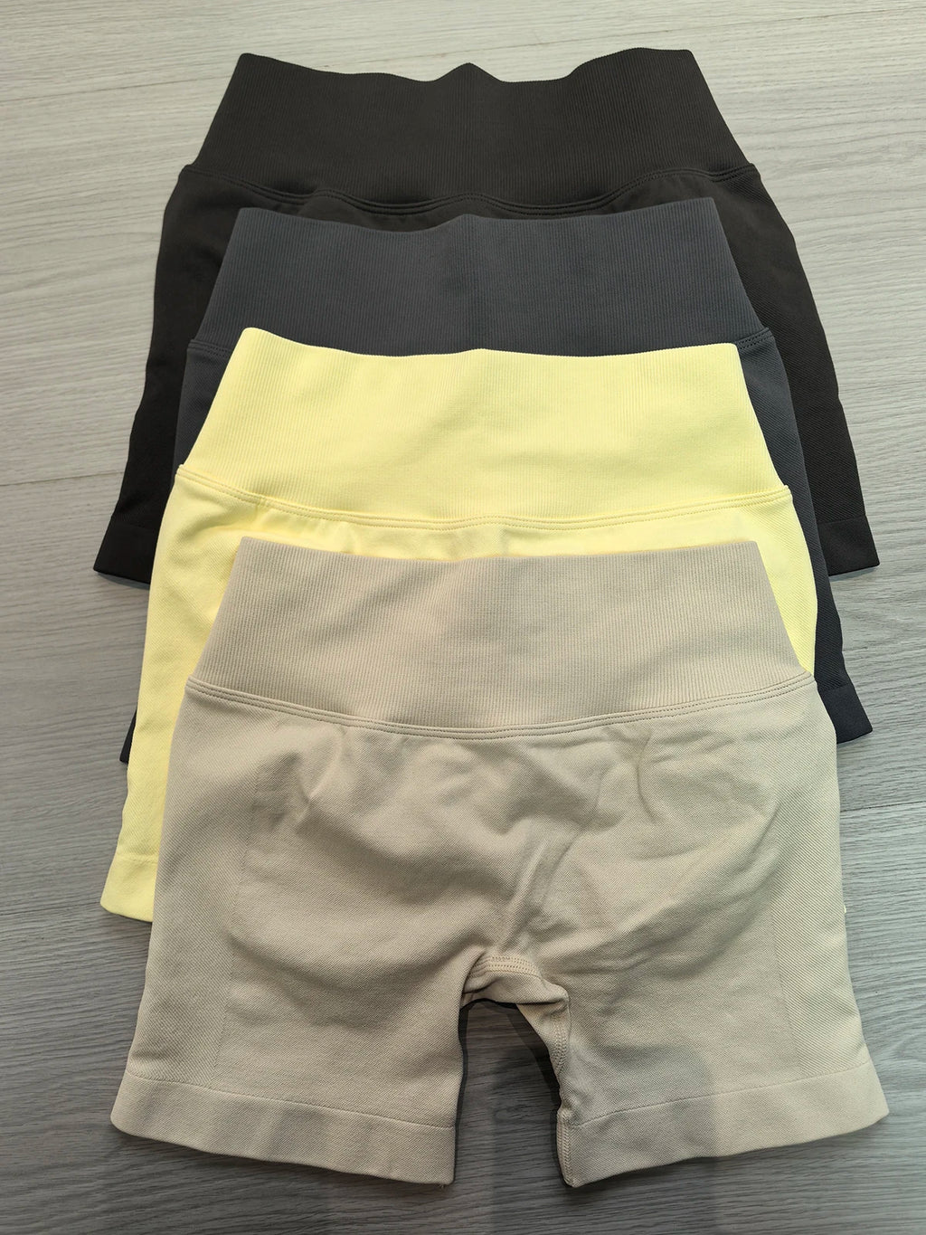 V-Back Scrunch Shorts Women Seamless V Waist Line Scrunch Booty Shorts Fitness Workout Running Yoga Gym Shorts