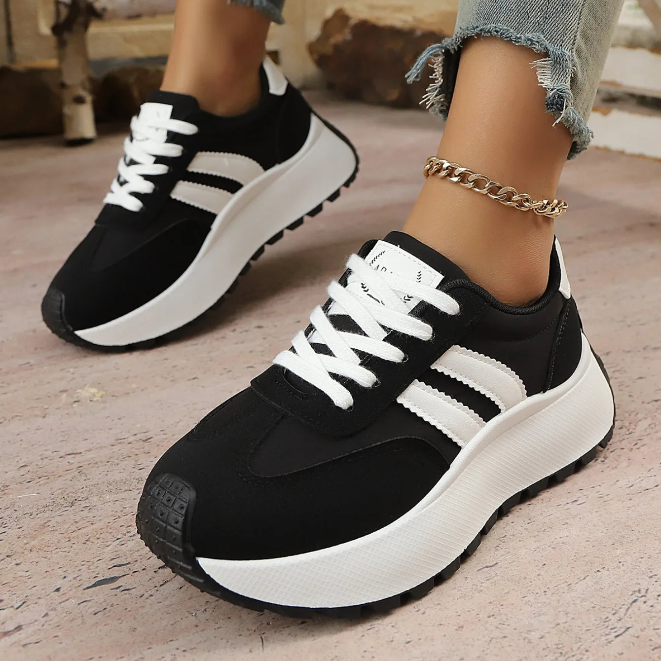 Women Sneakers Brand Luxury Vulcanized Shoes Casual Platform Shoes for Women Light Comfortable Outdoor Running Sneakers Women