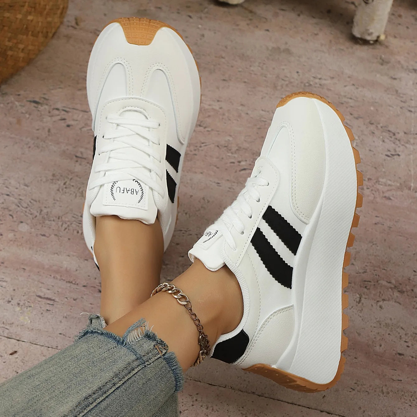 Women Sneakers Brand Luxury Vulcanized Shoes Casual Platform Shoes for Women Light Comfortable Outdoor Running Sneakers Women