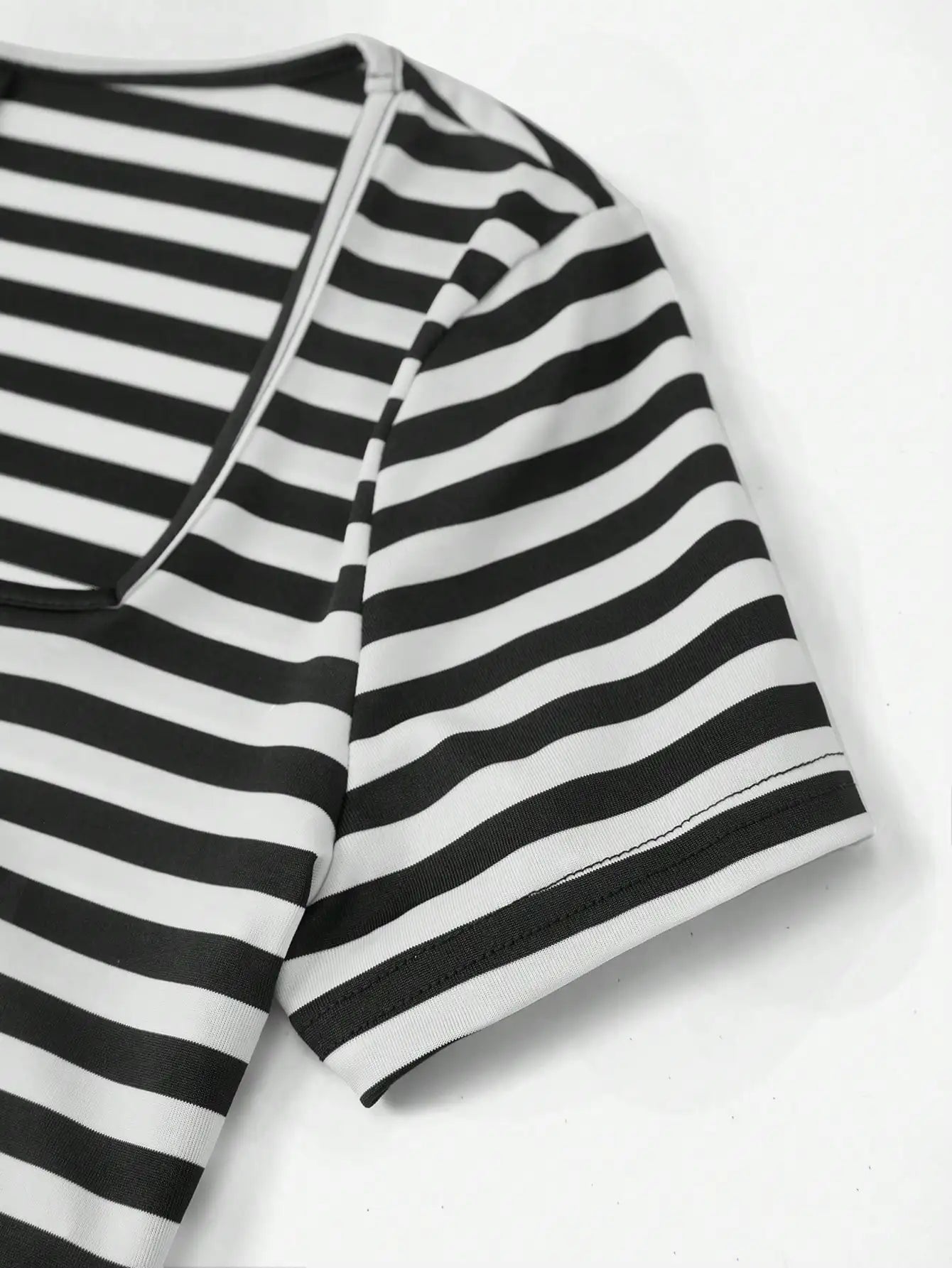 3 Pieces Summer slim fit T-shirt women's sexy short sleeved  U-neck low cut solid color basic black/white Korean style crop top