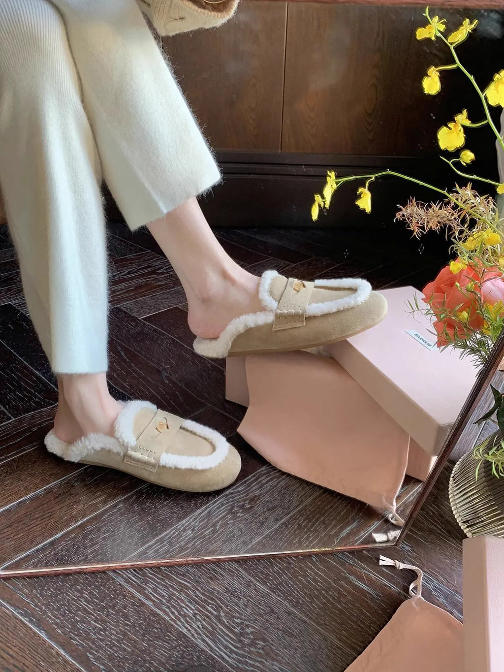 Women's slippers 2025 autumn and winter warm fur half slippers for wearing outside slippers