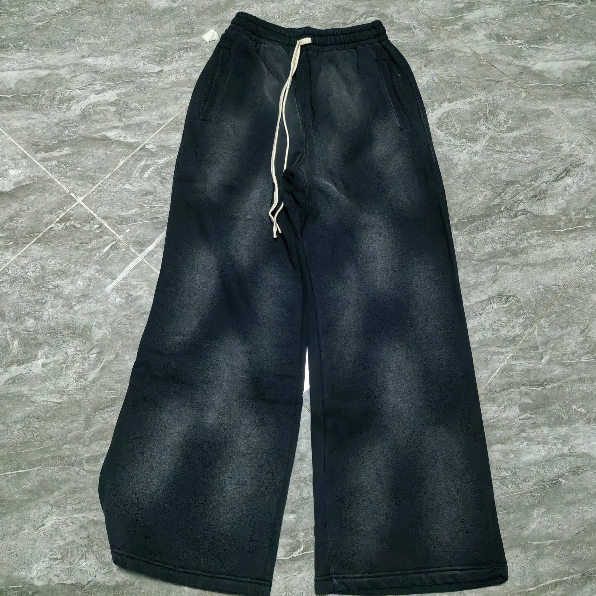 2025 Winter New Fleece Sweatpants Men Splashing Ink Spray Dyeing Wash Distressed Wide Joggers Grinding Edges Baggy Plush Pants