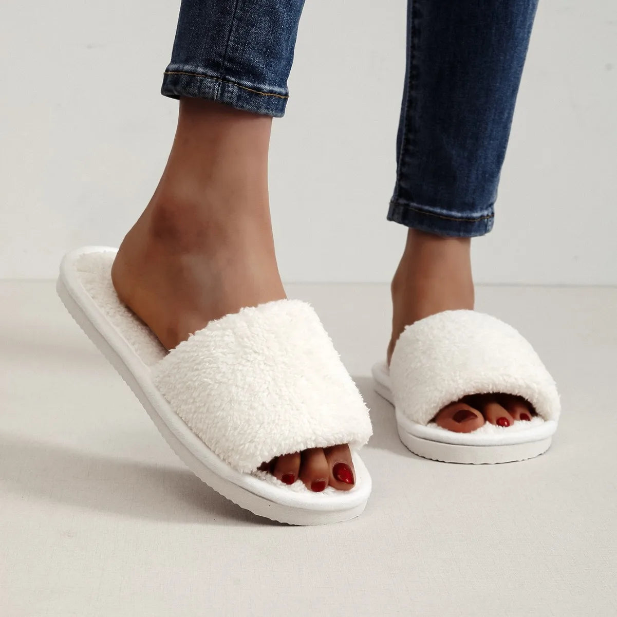 Four Seasons New Women's Home Slippers Opening White Fur Slides Warm Plush Sandals Female Comfortable Lightweight Flat Shoes