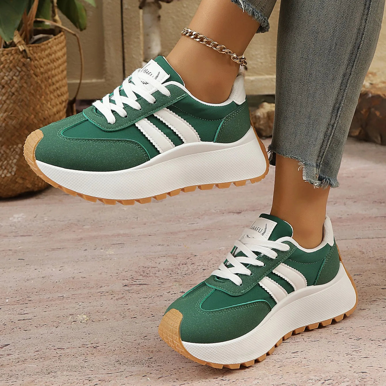Women Sneakers Brand Luxury Vulcanized Shoes Casual Platform Shoes for Women Light Comfortable Outdoor Running Sneakers Women