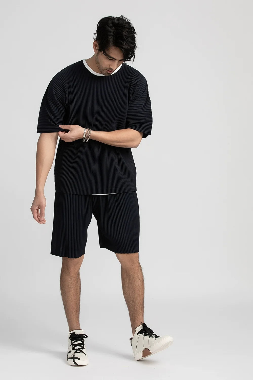 Miyake Pleated Shorts For Men Five-point Pants Baggy Casual Sports Shorts Japanese Pleated pants
