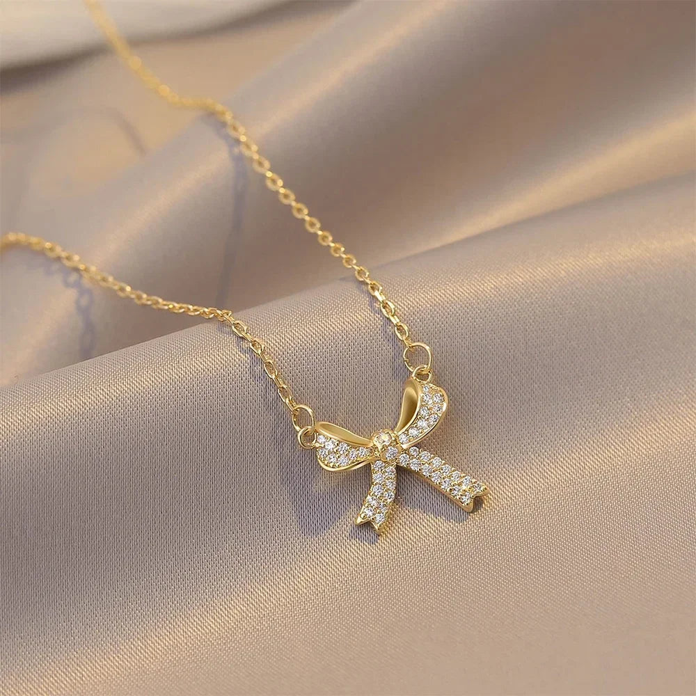 Exquisite Copper Inlaid Zirconia Bow Pendant Necklace for Women Girls Sweet Clavicle Chain Bridal Wedding Jewelry Accessories