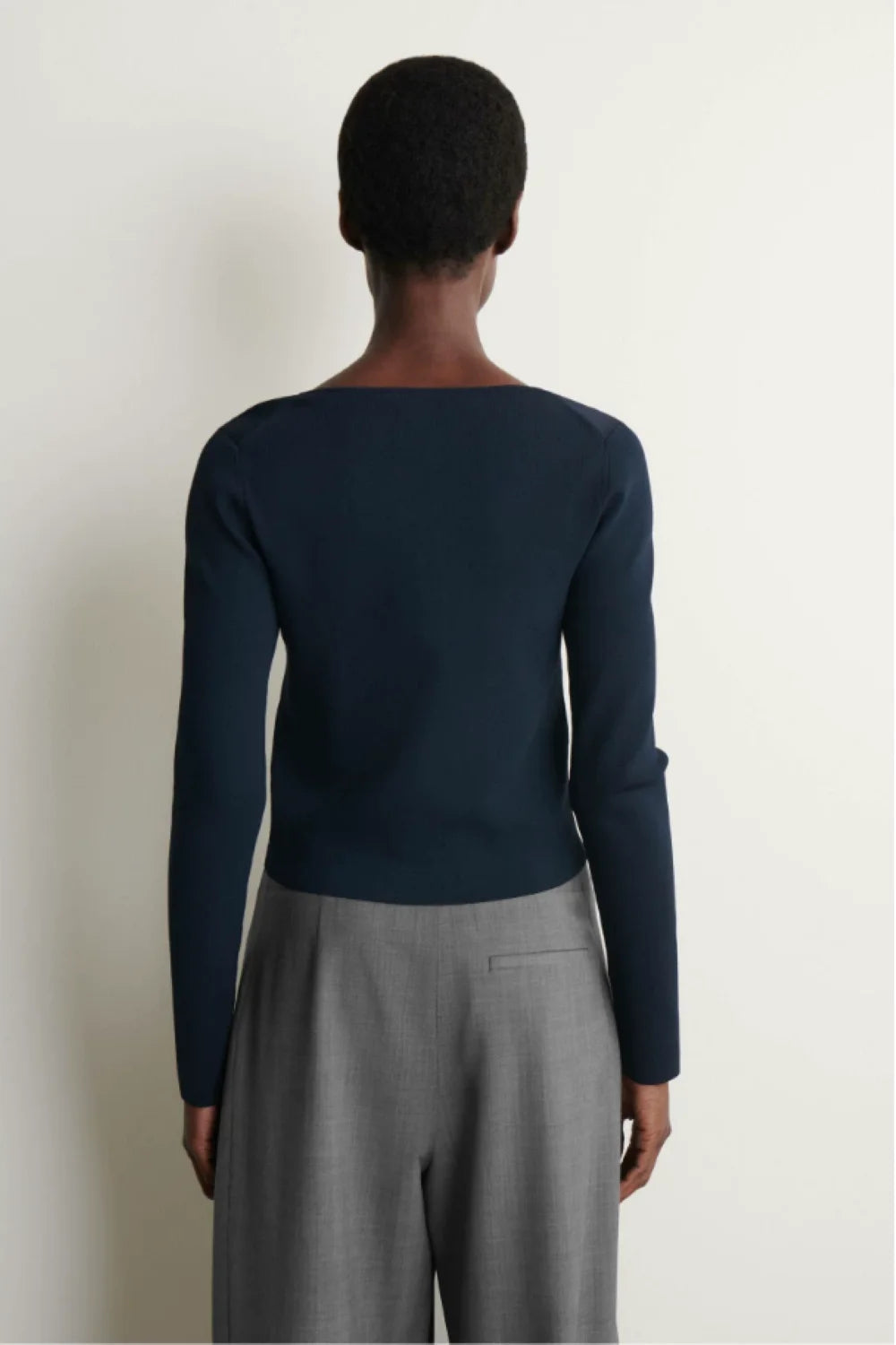 XIMIAN APPAREL 2026 cos spring new style of Women's casual Standard style navy blue V-neck cardigan