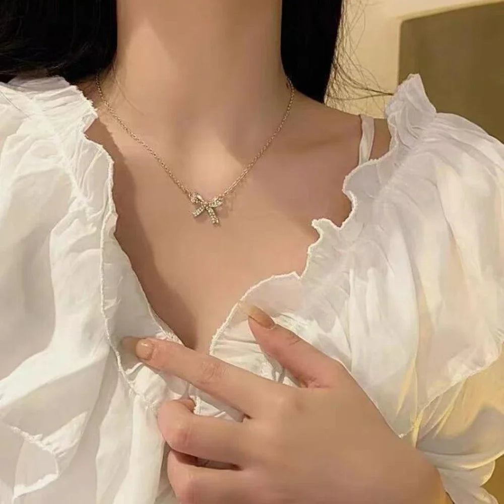 Exquisite Copper Inlaid Zirconia Bow Pendant Necklace for Women Girls Sweet Clavicle Chain Bridal Wedding Jewelry Accessories
