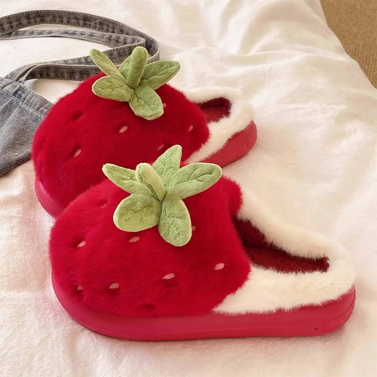 Winter Women's Furry Cotton Home Slippers Cute Strawberry Design Warm Thick Soled Anti Slip Indoor Household Outdoor Wearable