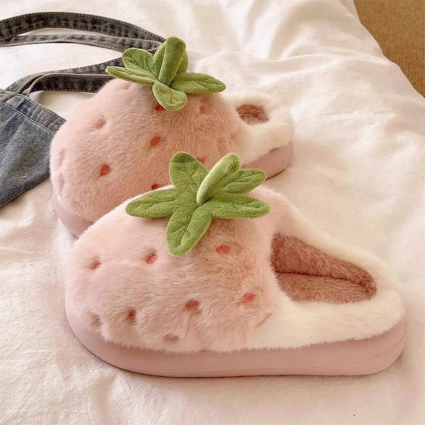 Winter Women's Furry Cotton Home Slippers Cute Strawberry Design Warm Thick Soled Anti Slip Indoor Household Outdoor Wearable