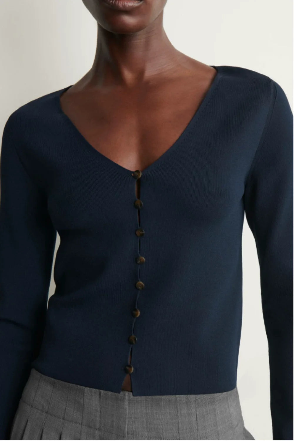 XIMIAN APPAREL 2026 cos spring new style of Women's casual Standard style navy blue V-neck cardigan