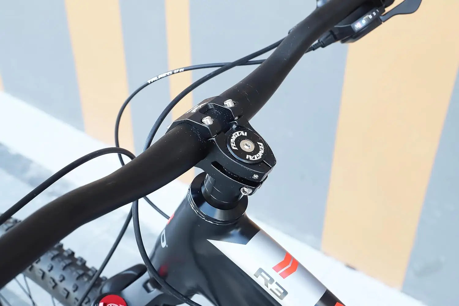 ZUKKA Black MTB 31.8mm  Short Bike Stem 35mm Mountain Bike Handlebar Stem for Most Bike Road Bike MTB BMX Bicycle Pieces