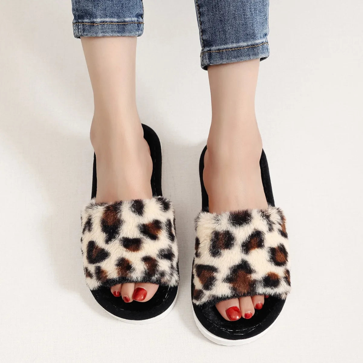 Four Seasons New Women's Home Slippers Opening White Fur Slides Warm Plush Sandals Female Comfortable Lightweight Flat Shoes