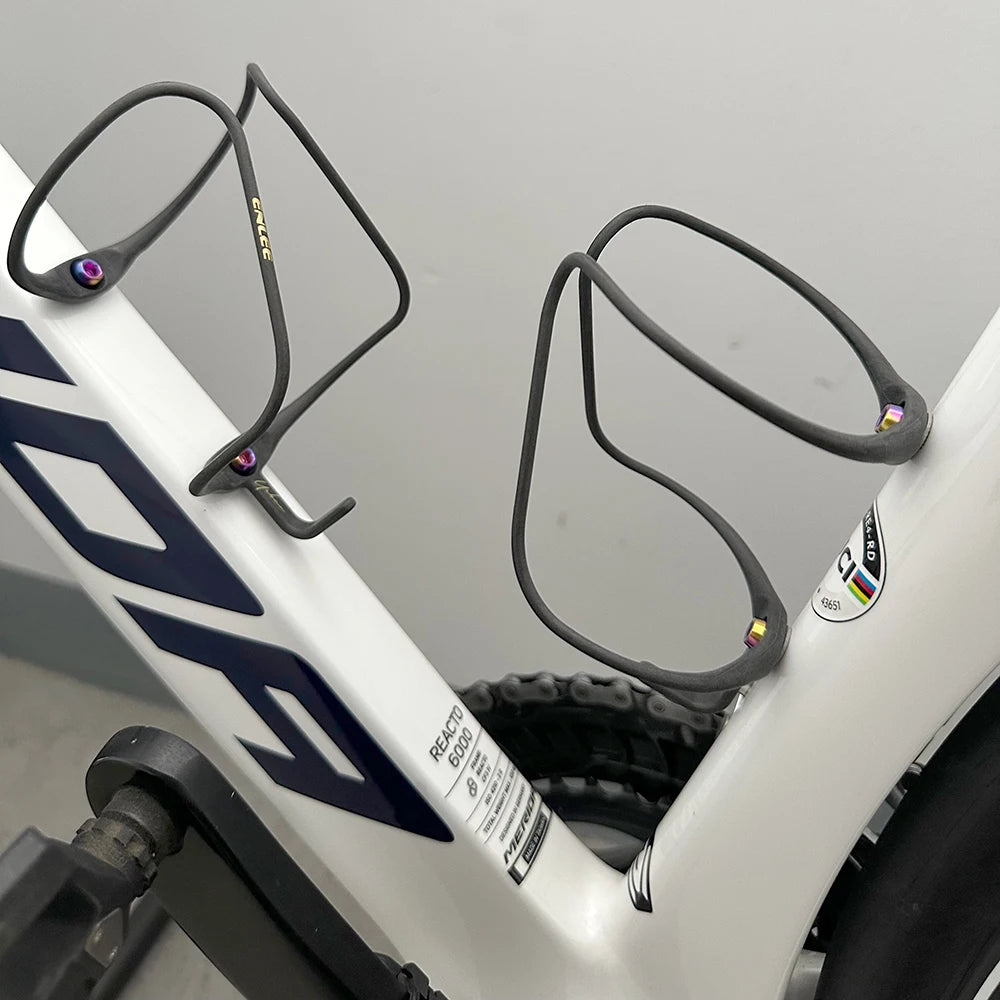 Carbon Fiber Bicycle Bottle Holder 9g Lightweight Road Bike Bottle Cage Universal MTB Outdoor Cycling Bottle Bracket Accessories