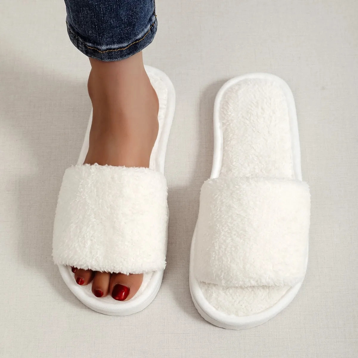 Four Seasons New Women's Home Slippers Opening White Fur Slides Warm Plush Sandals Female Comfortable Lightweight Flat Shoes